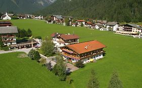 Appartement Fruehstueckspension Landhaus Karwendel